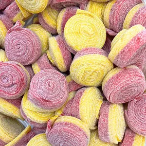 Sour strawberry lemon rolls 30g - Gottis - Swedish Candy Co.